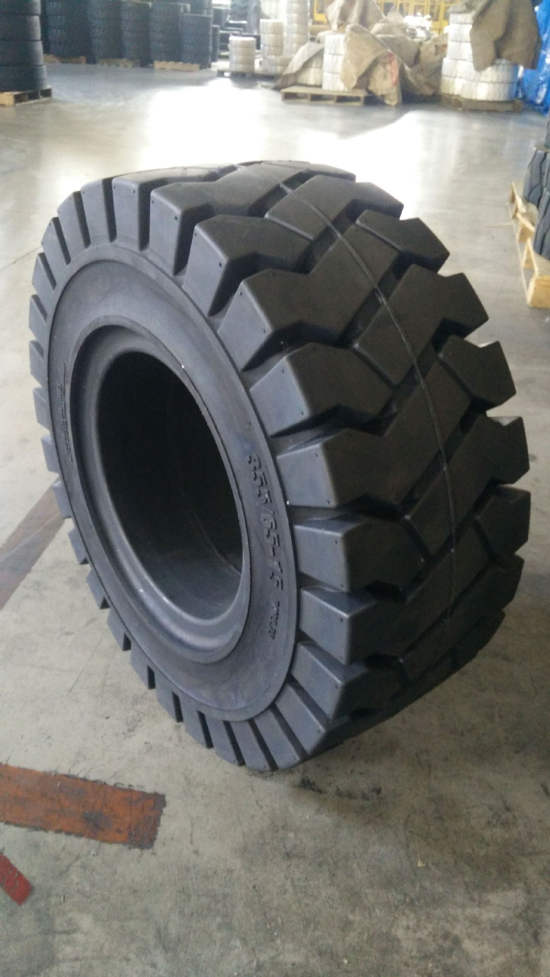 355/65-15 tubeless tire for sale